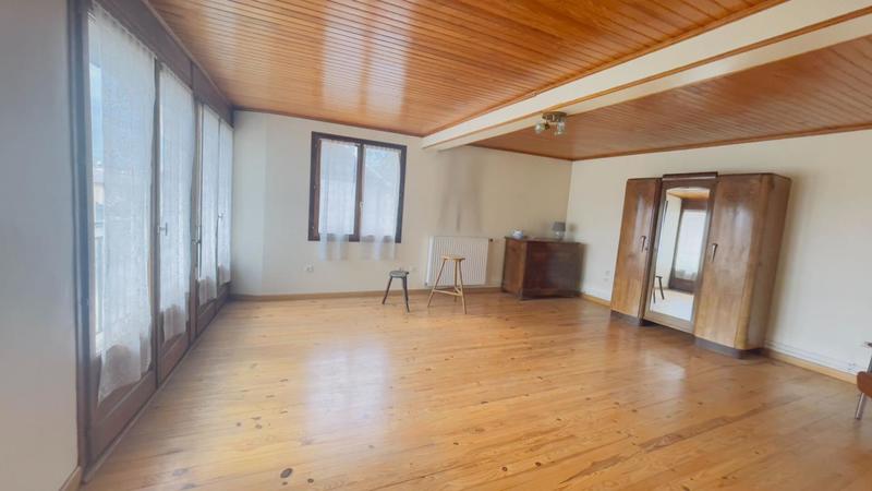 Maison - 228 m² - 7 pièces