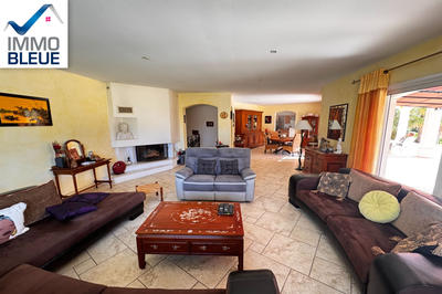 Maison - 180 m² - 4 pièces