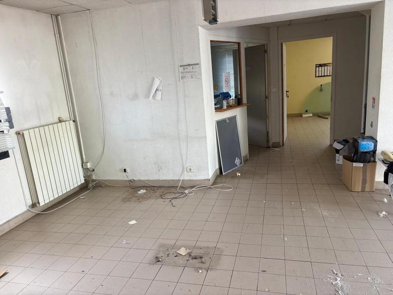 Divers - 3 000 m² - 15 pièces