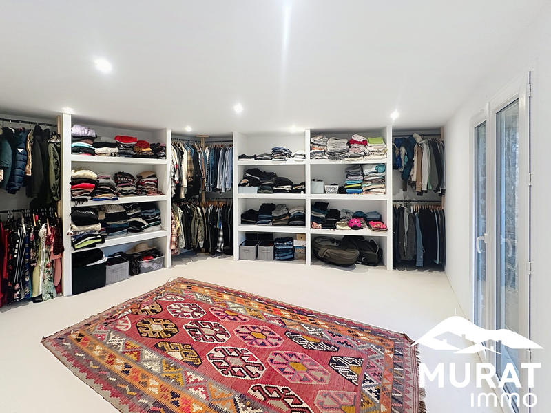 Maison - 440 m² - 8 pièces