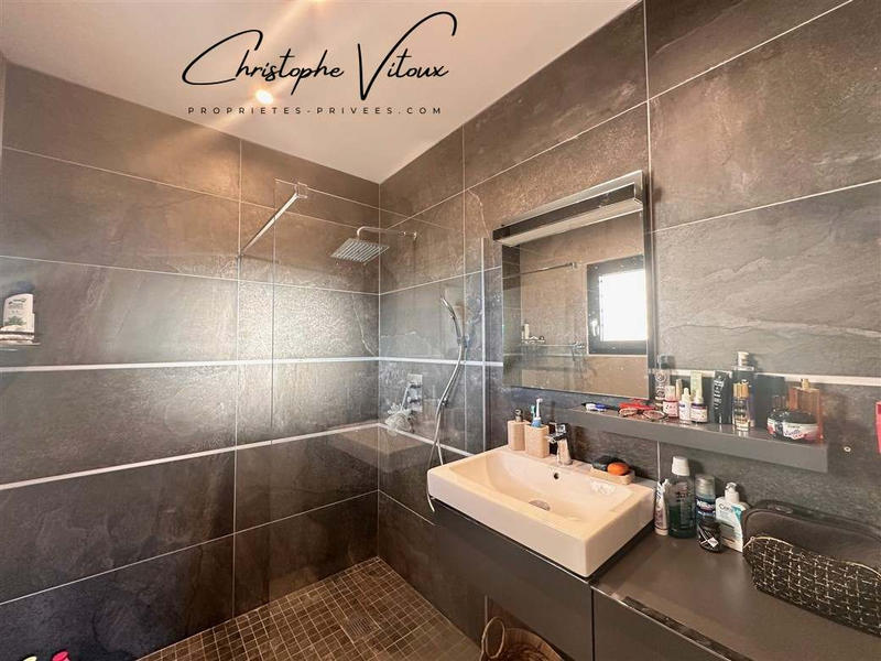 Villa - 145 m² - 6 pièces