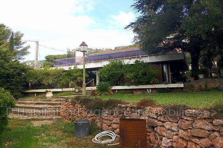 Villa - 264 m² - 6 pièces