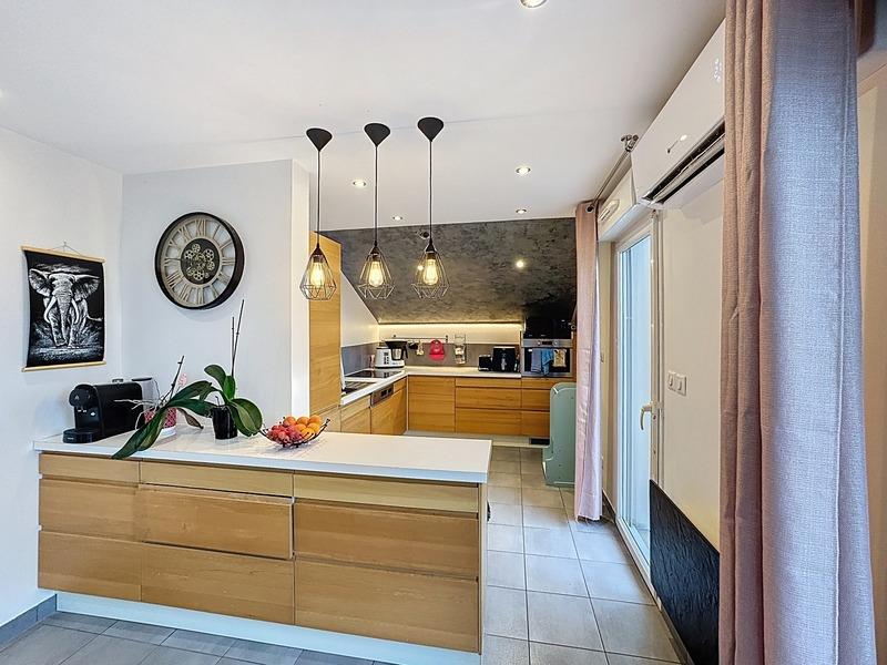 Appartement ancien - 71 m² - 3 pièces