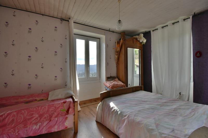 Maison en pierre - 86 m² - 5 pièces