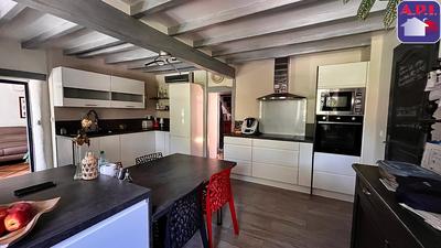 Maison - 220 m² - 5 pièces