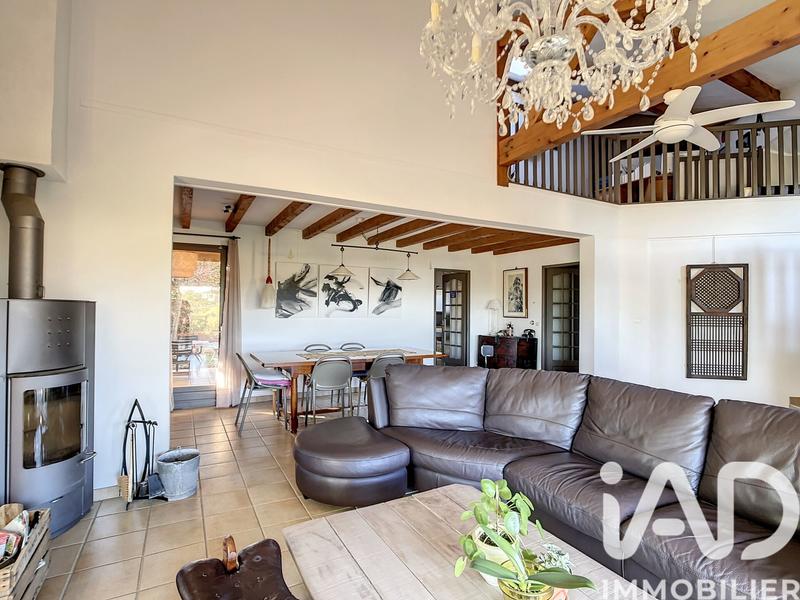 Maison - 255 m² - 7 pièces