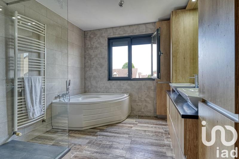 Maison - 165 m² - 7 pièces