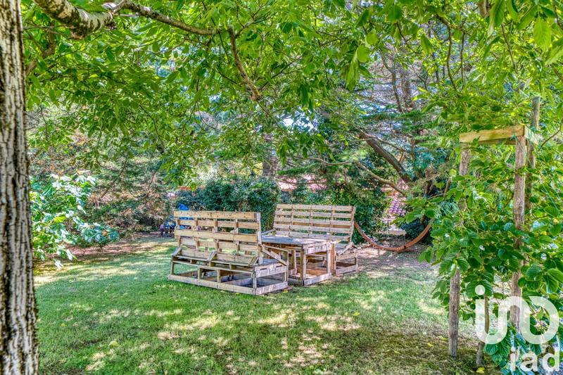 Maison - 232 m² - 10 pièces