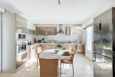 Maison traditionnelle - 105 m² - 3 pièces