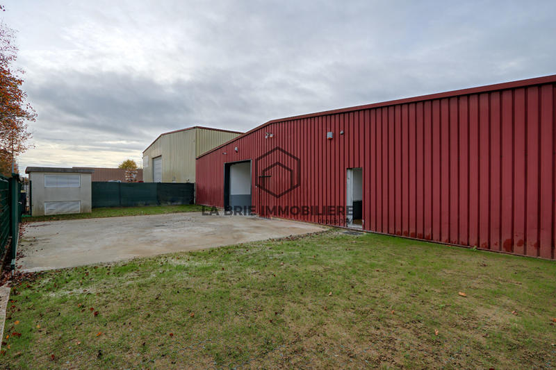 Local d'activité / Entrepôt - 64 m² - 1 pièce