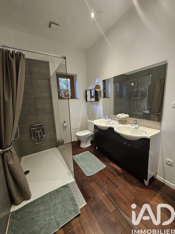 Maison - 251 m² - 7 pièces