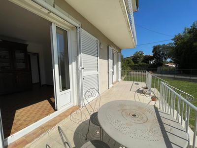 Villa - 200 m² - 10 pièces