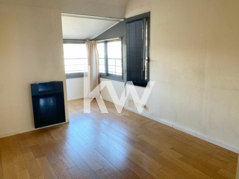 Appartement - 99 m² - 4 pièces