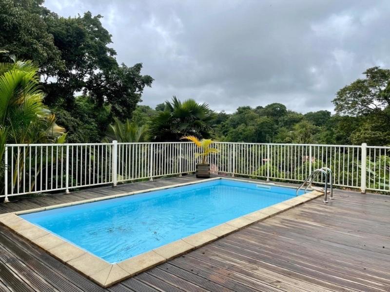 Maison - 250 m² - 8 pièces