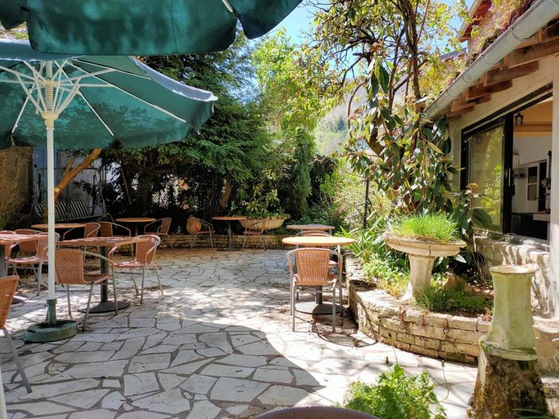 Maison - 470 m² - 20 pièces