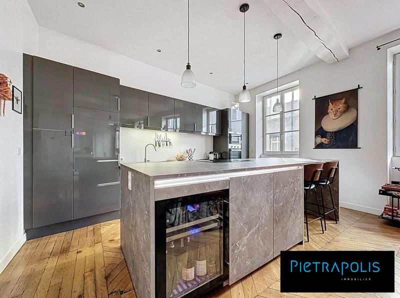 Appartement - 90 m² - 4 pièces