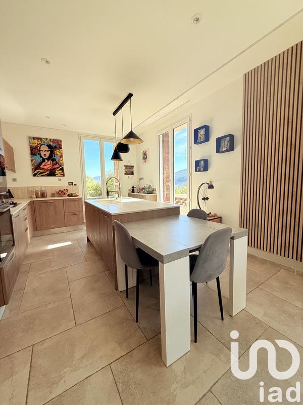 Maison - 136 m² - 5 pièces