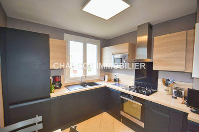 Appartement - 83 m² - 5 pièces