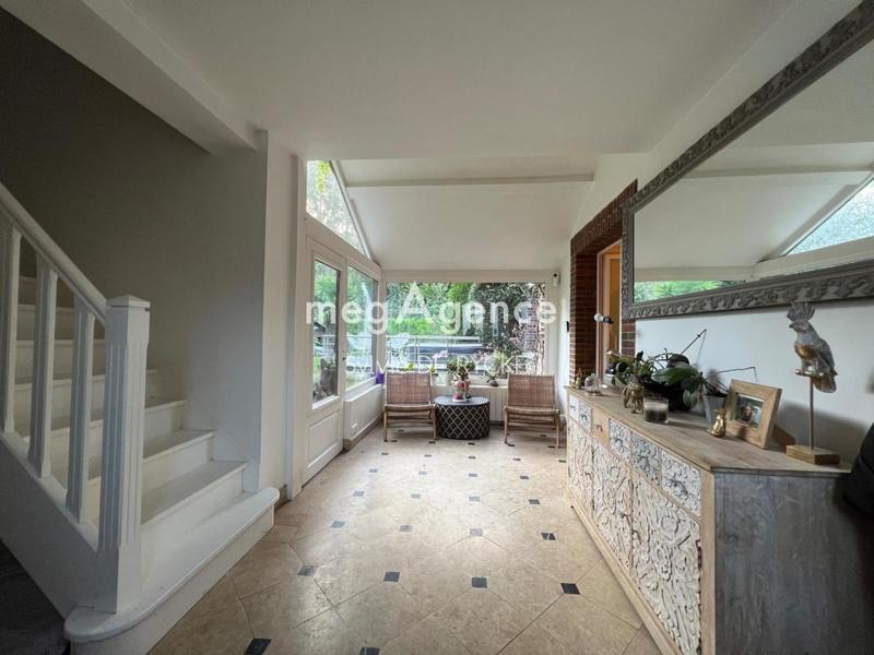 Maison - 367 m² - 9 pièces