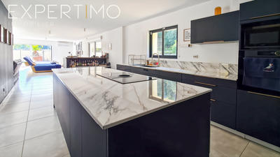 Maison - 187 m² - 6 pièces