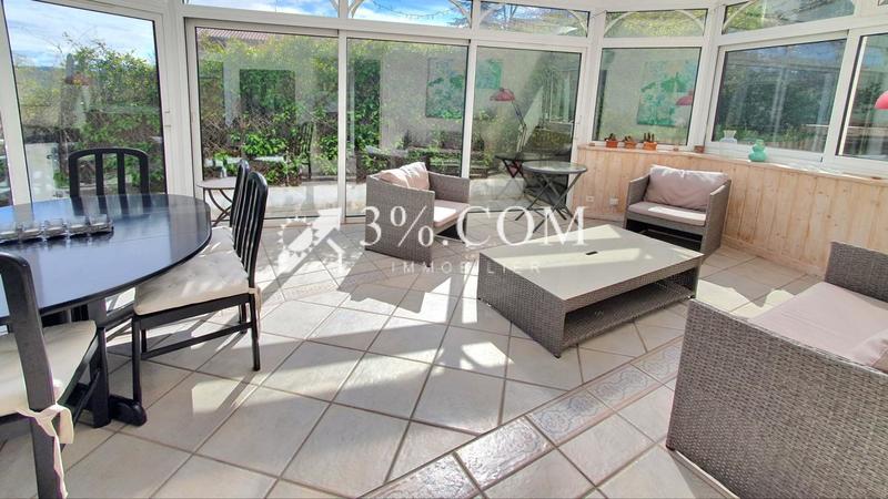 Propriété - 197 m² - 7 pièces