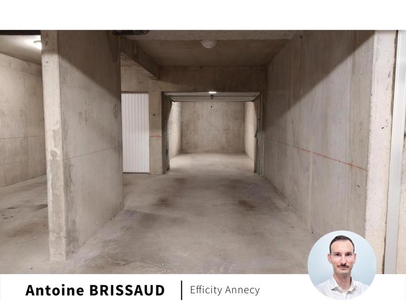 Parking / Garage - 27 m²