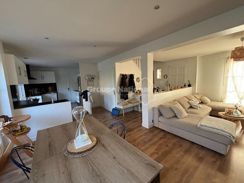 Maison - 104 m² - 6 pièces