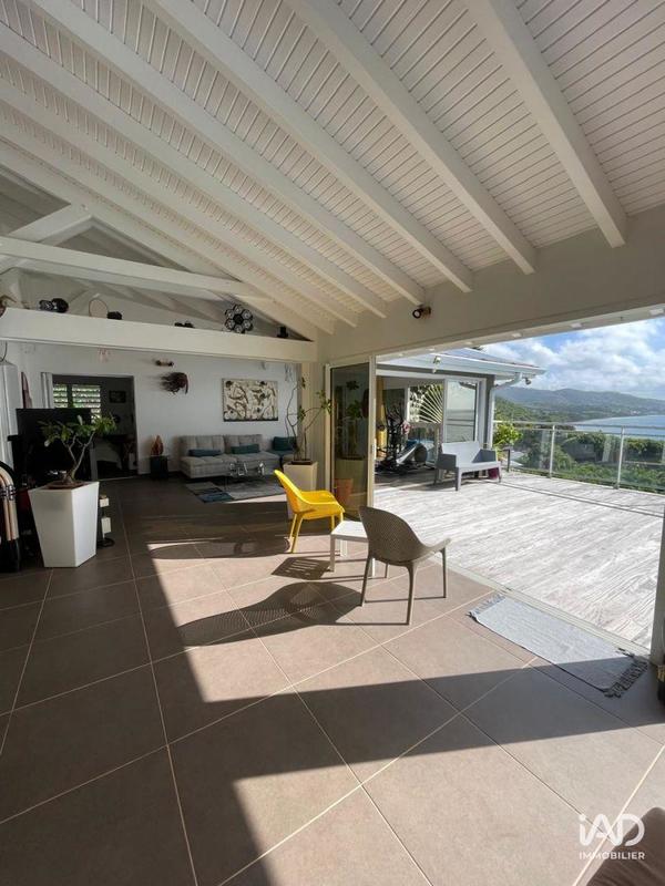 Maison - 121 m² - 8 pièces