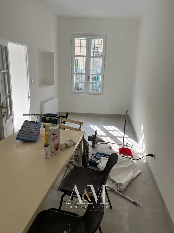 Local commercial - 144 m² - 2 pièces