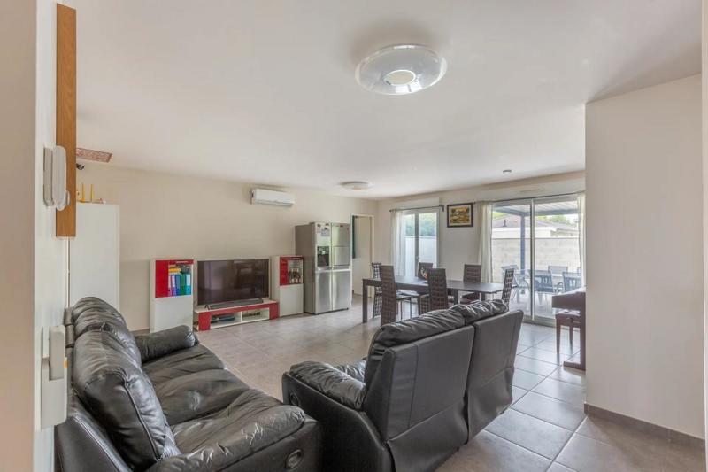 Maison - 99 m² - 5 pièces