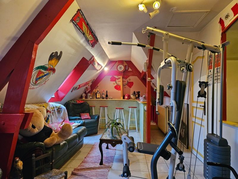 Maison - 287 m² - 10 pièces