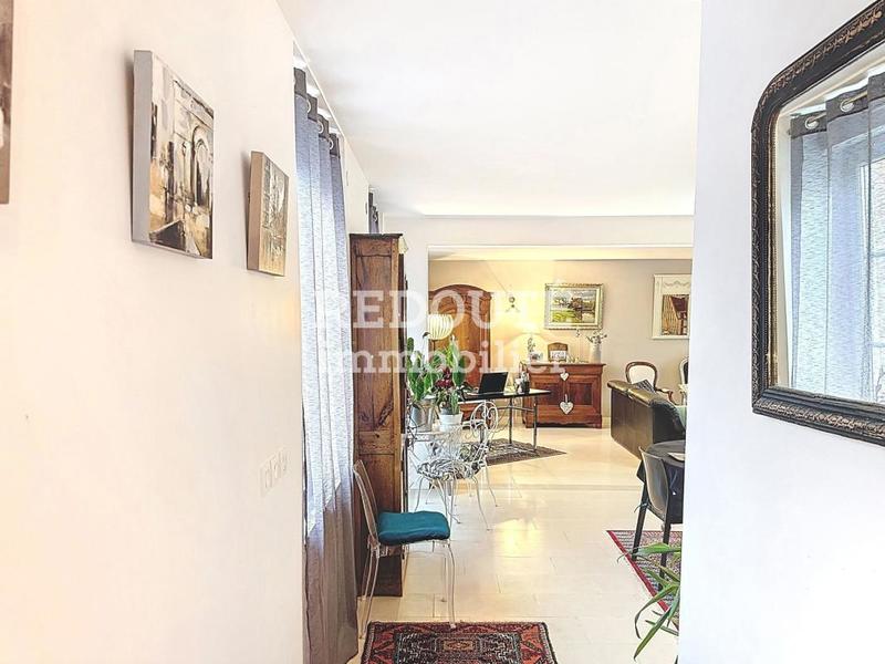 Maison - 212 m² - 6 pièces