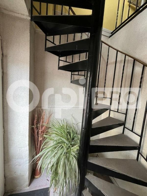 Immeuble - 64 m² - 2 pièces