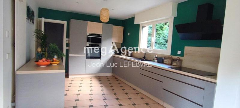 Maison - 240 m² - 8 pièces