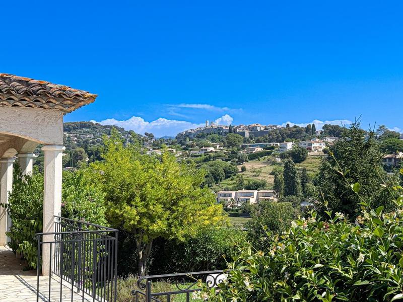 Maison chambre d'hôtes - 545 m² - 18 pièces