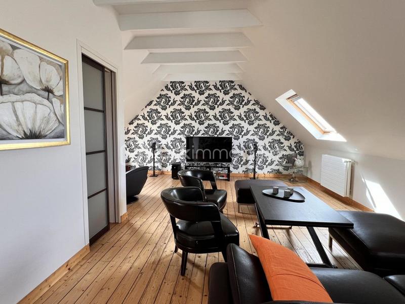 Maison - 225 m² - 8 pièces