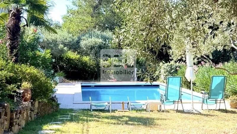 Villa - 172 m² - 6 pièces