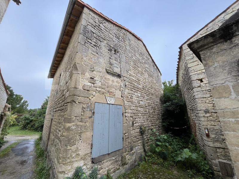 Maison en pierre - 72 m² - 2 pièces