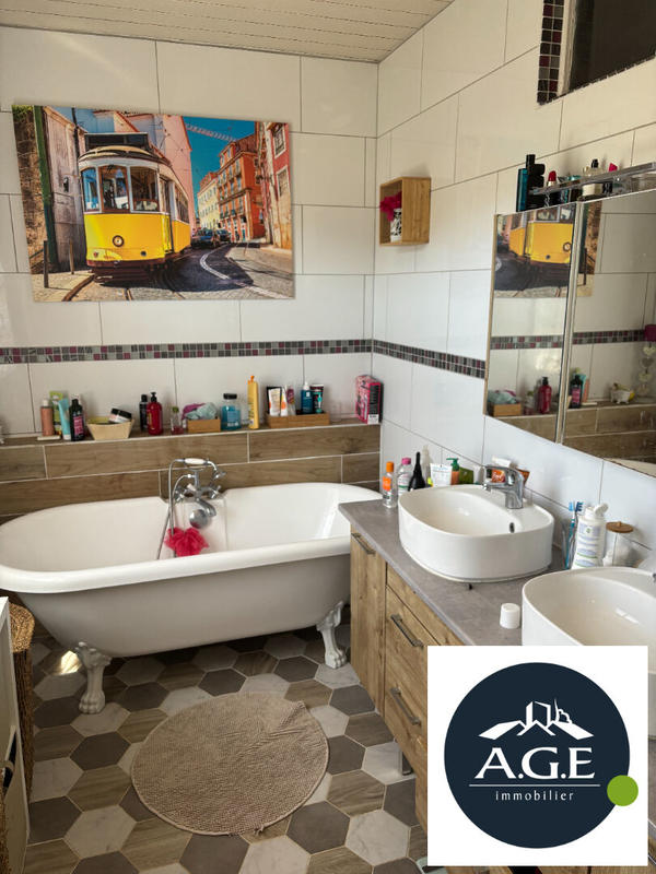 Maison - 145 m² - 7 pièces