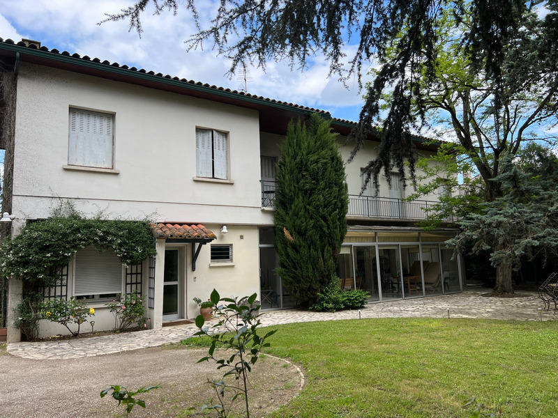 Maison - 300 m² - 9 pièces