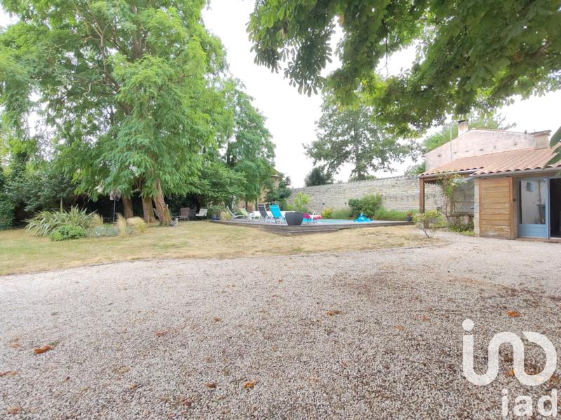 Maison - 239 m² - 9 pièces