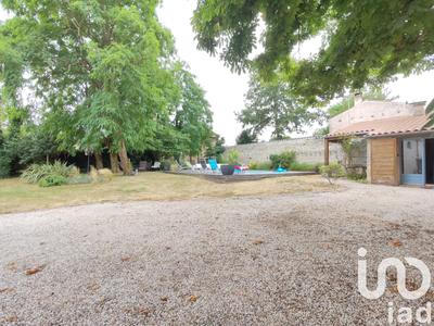 Maison - 239 m² - 9 pièces