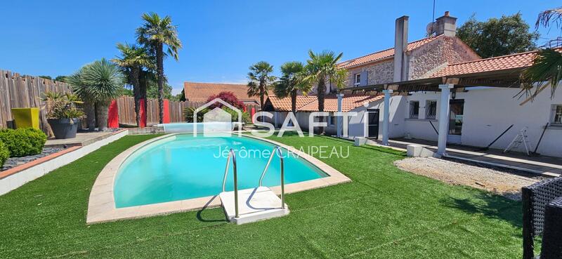 Maison - 225 m² - 7 pièces