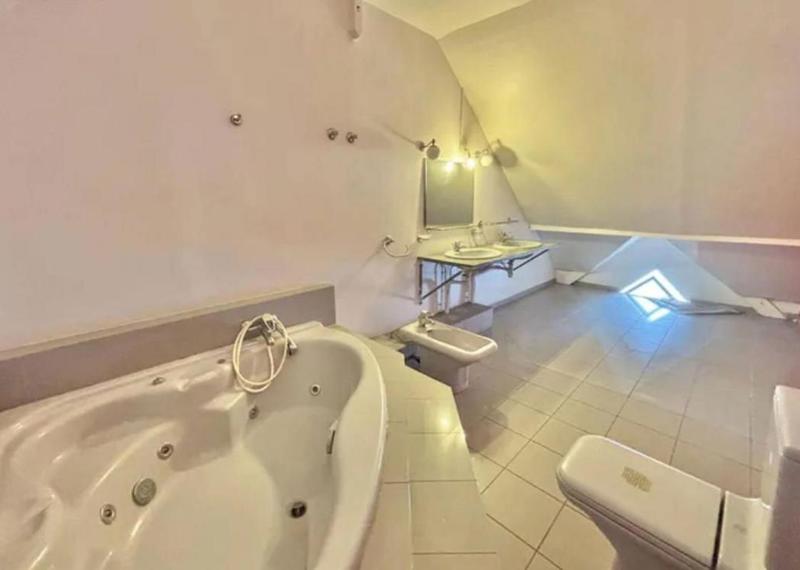 Appartement - 140 m² - 5 pièces