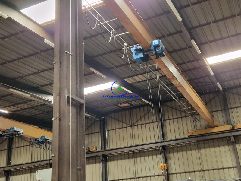 Local d'activités - 3 150 m²