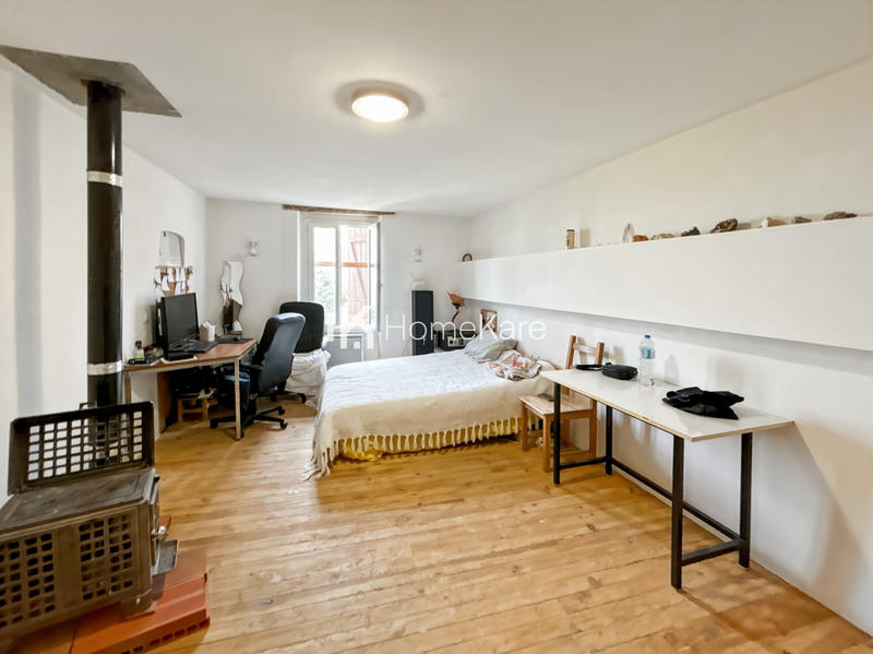 Maison - 330 m² - 8 pièces