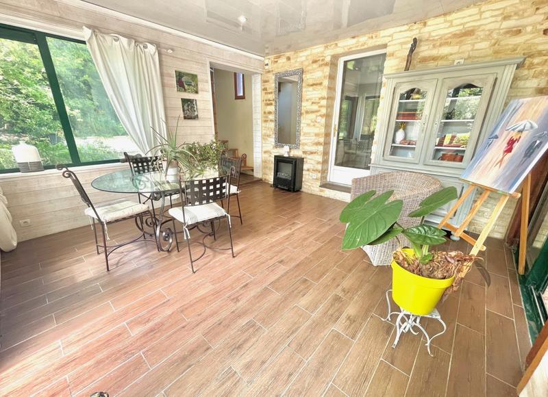 Maison - 232 m² - 9 pièces