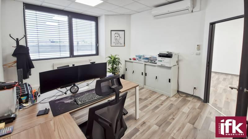 Local commercial - 106 m² - 3 pièces