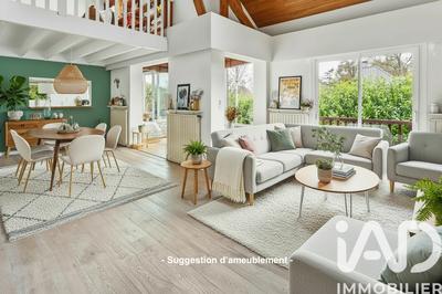 Maison - 208 m² - 6 pièces