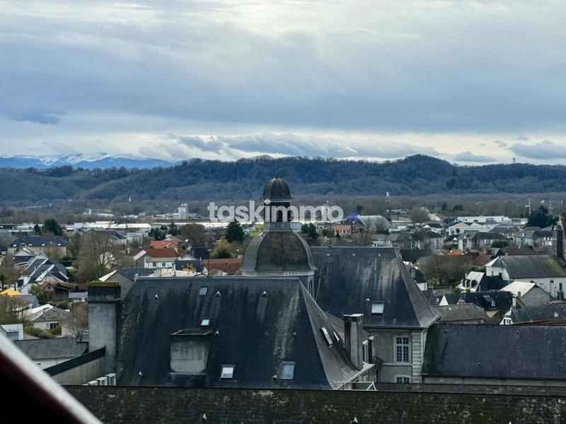 Maison - 250 m² - 6 pièces